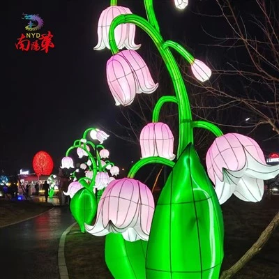 Lanterne di fiori in tessuto per esterni